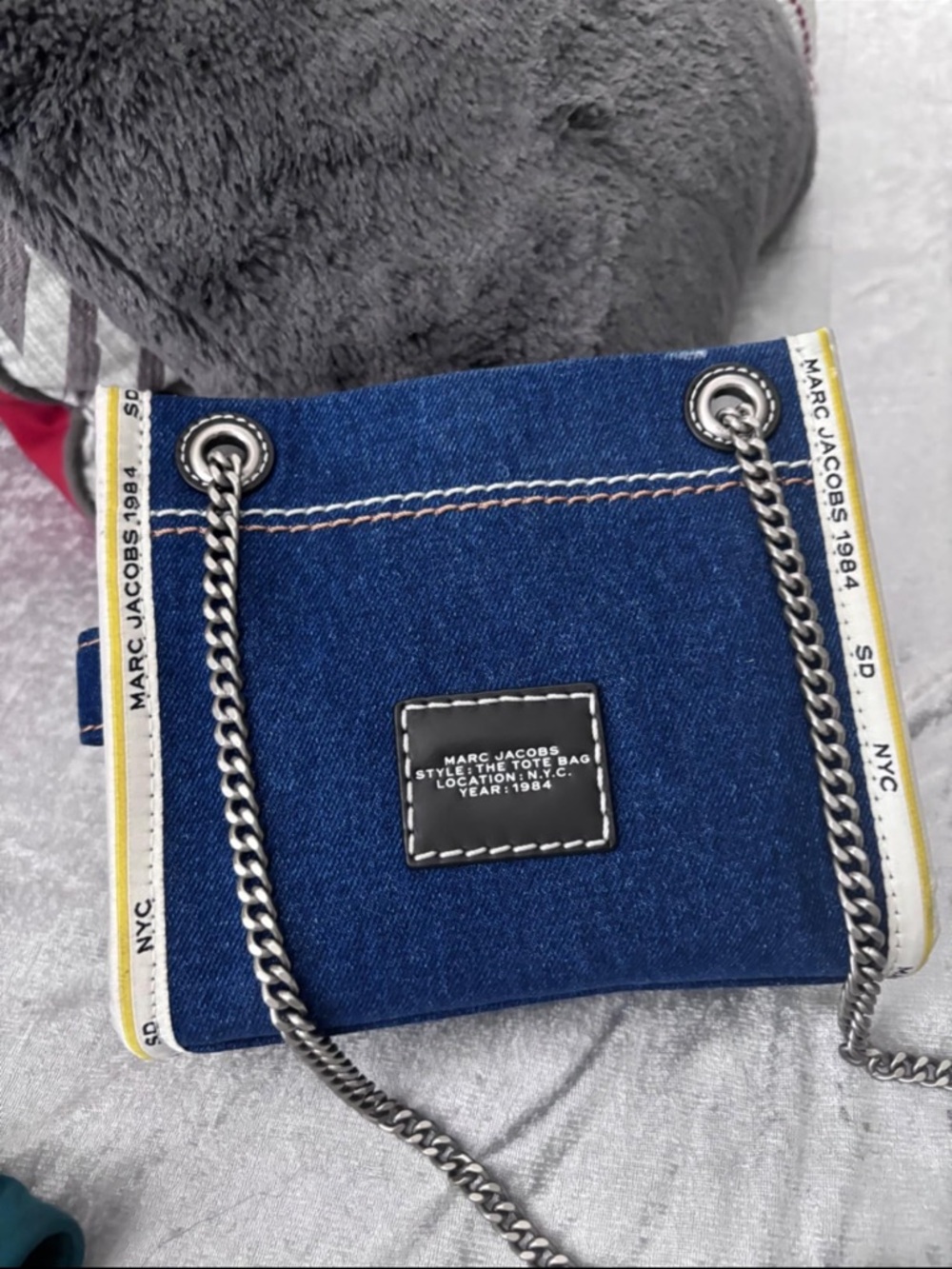 New Marc Jacobs Blue Denim Chain Mini Tote Crossbody Bag with Yellow Trim - Picture 4 of 6